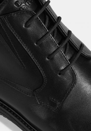 Ботинки на шнуровке