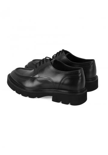 Ботинки на шнуровке