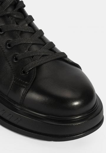 Ботинки на шнуровке