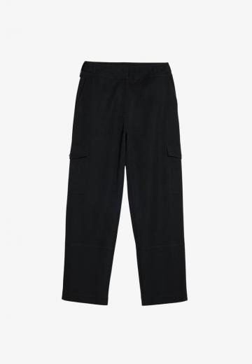 Брюки с накладными карманами