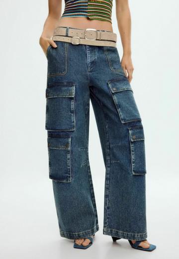 Брюки с накладными карманами