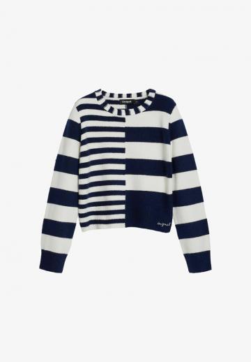 Пуловер в полоску