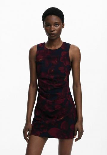 Платье футляр