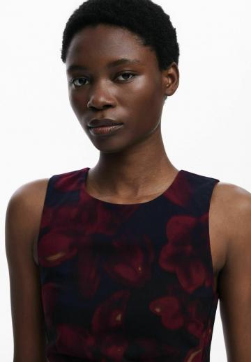 Платье футляр