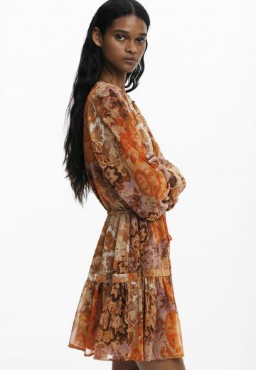 Короткое платье