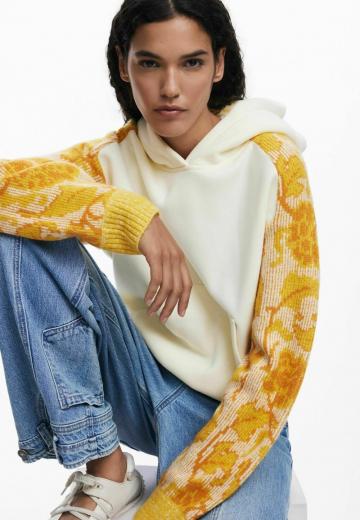 Пуловер с капюшоном