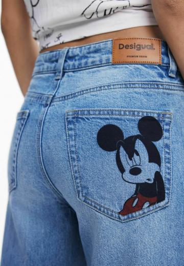 Прямые джинсы