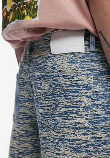 Прямые джинсы