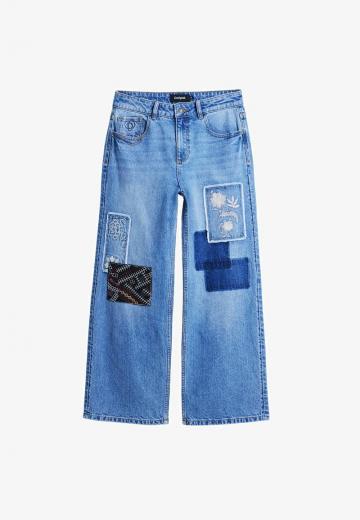 Короткие джинсы