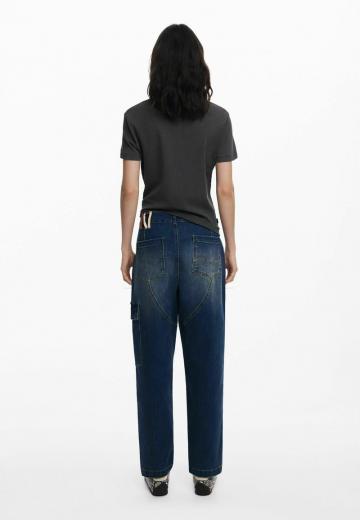 Прямые джинсы