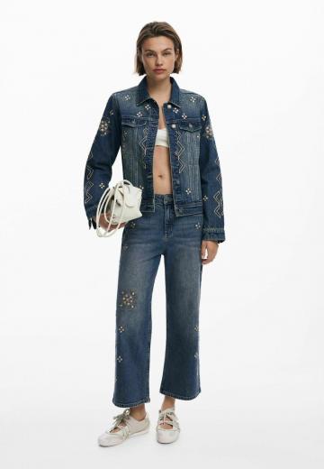 Короткие джинсы