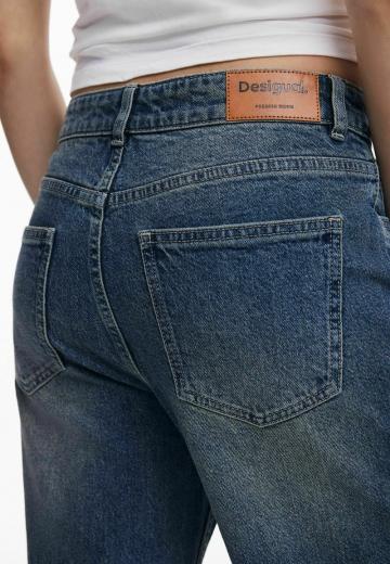 Короткие джинсы