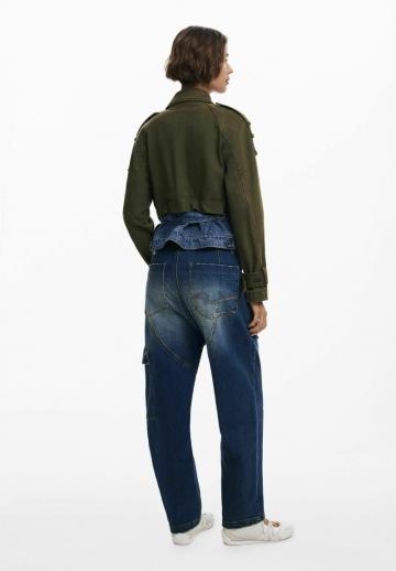 Куртка с накладнымит карманами