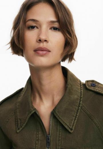 Куртка с накладнымит карманами