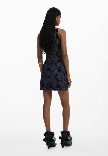 Короткое платье