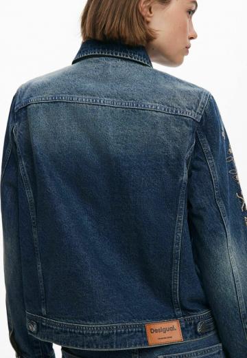 Джинсовая куртка