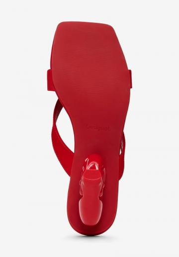 Босоножки на каблуке