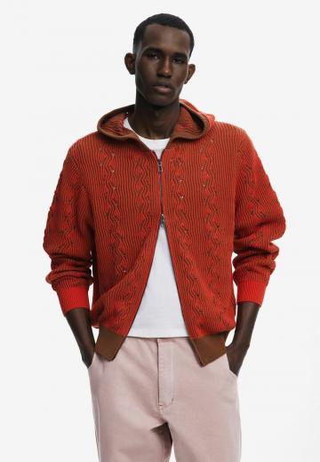 Вязаная кофта