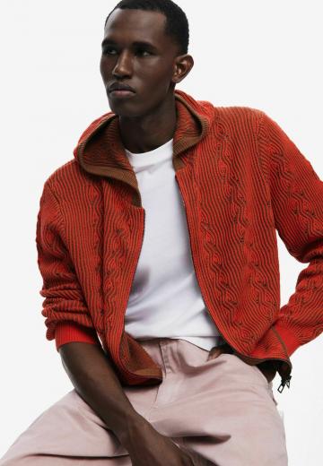 Вязаная кофта