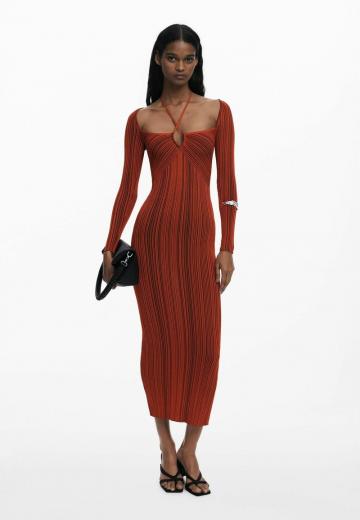 Вязаное платье