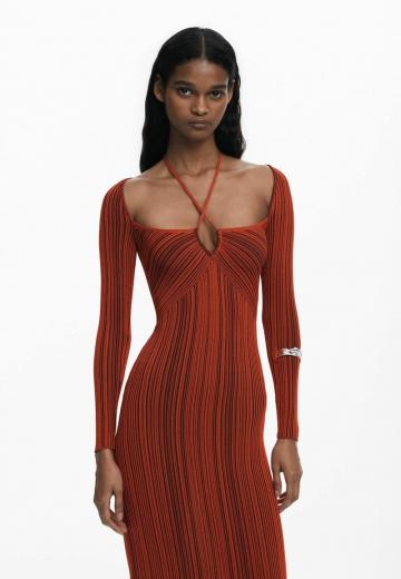 Вязаное платье