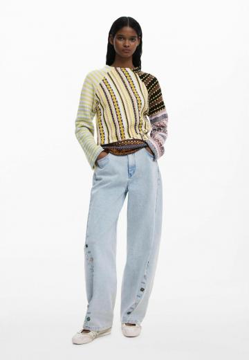 Пуловер в полоску