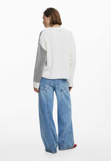 Пуловер в полоску