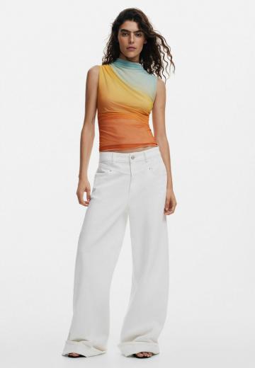 Блузка без рукавов