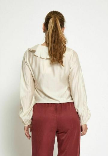 Атласная блузка
