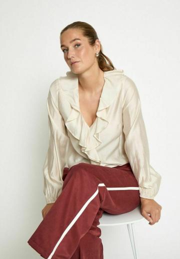 Атласная блузка