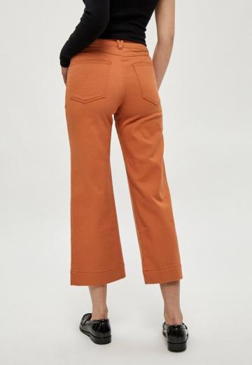 Клешеные брюки