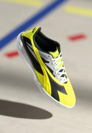 Футбольные бутсы