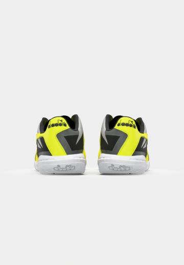 Футбольные бутсы