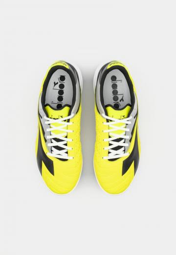 Футбольные бутсы