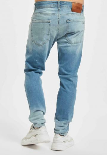 Узкие джинсы