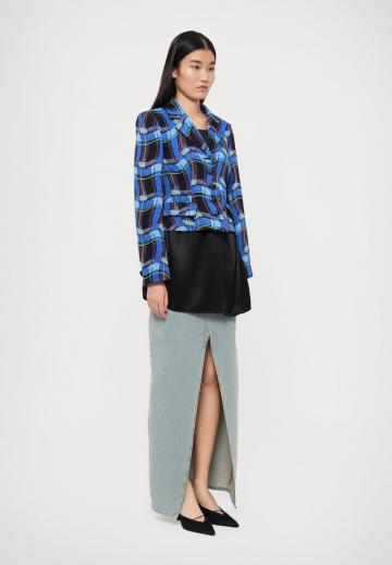 Короткая куртка