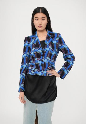 Короткая куртка