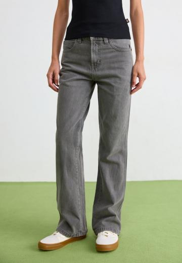 Клешеные брюки