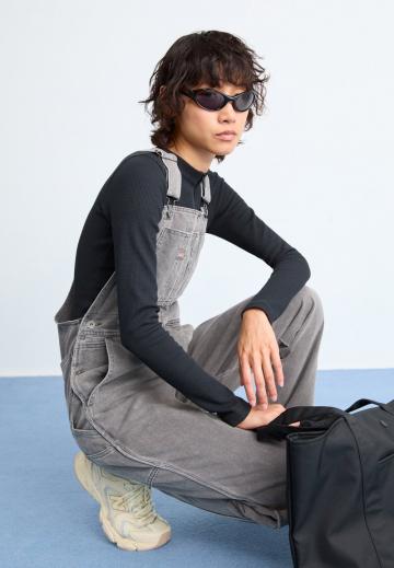 Джинсовый комбинезон