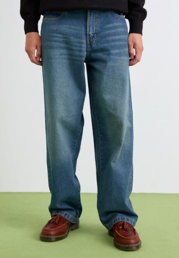 Свободные джинсы