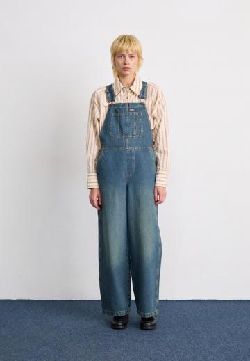 Джинсовый комбинезон