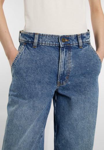 Прямые джинсы