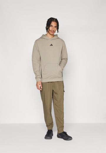 Спортивная кофта