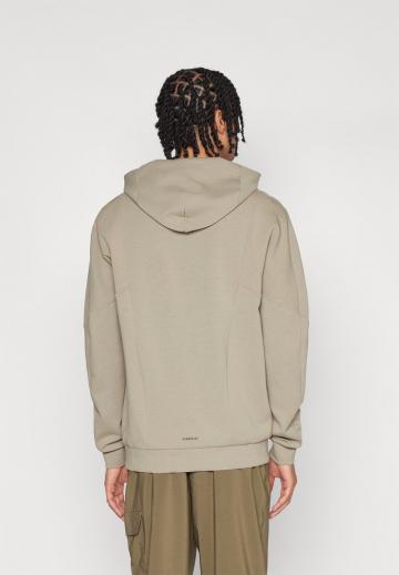 Спортивная кофта