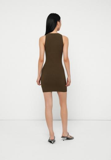 Короткое платье