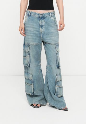 Брюки с накладными карманами