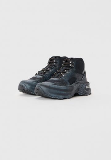 Ботинки на шнуровке