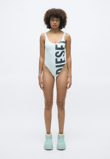 Слитный купальник