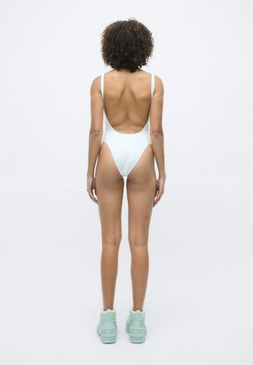 Слитный купальник