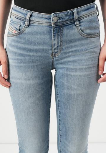 Клешеные брюки